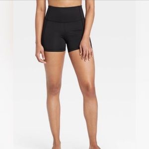 Contour Power‎ Waist High-Rise Shorts 4"